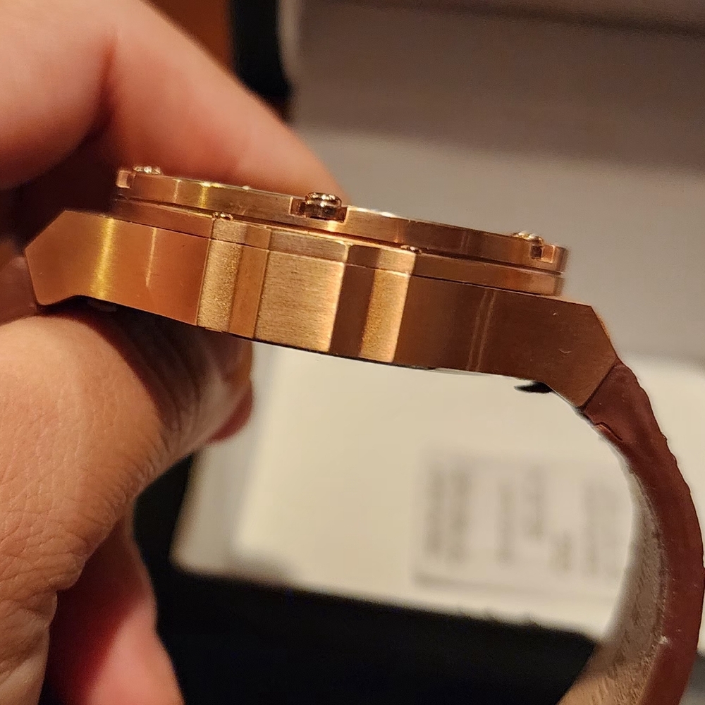 Daniel Steiger Gold Watch - Picture 6 of 7